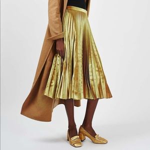 NWT Gold Velvet Topshop Pleated Skirt
